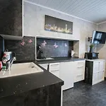 Viktera Modernes Mitten In Der Stadt Und Doch Sehr Ruhig Zu Therme 2 Minuten شقة *