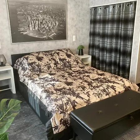 Viktera Modernes Mitten In Der Stadt Und Doch Sehr Ruhig Zu Therme 2 Minuten アパート