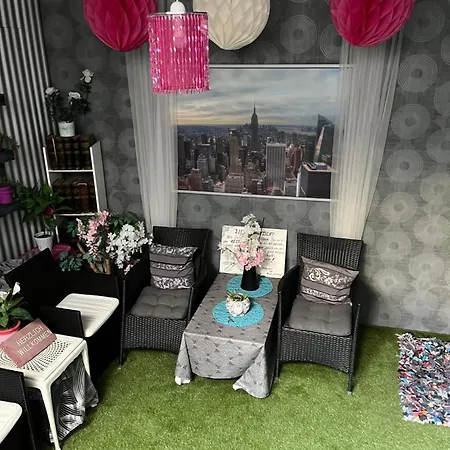 Viktera Modernes Mitten In Der Stadt Und Doch Sehr Ruhig Zu Therme 2 Minuten Appartement