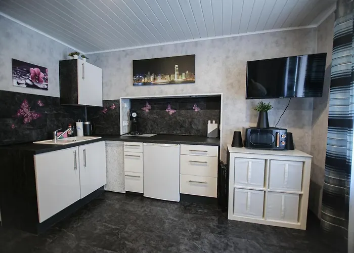 Viktera Modernes Mitten In Der Stadt Und Doch Sehr Ruhig Zu Therme 2 Minuten