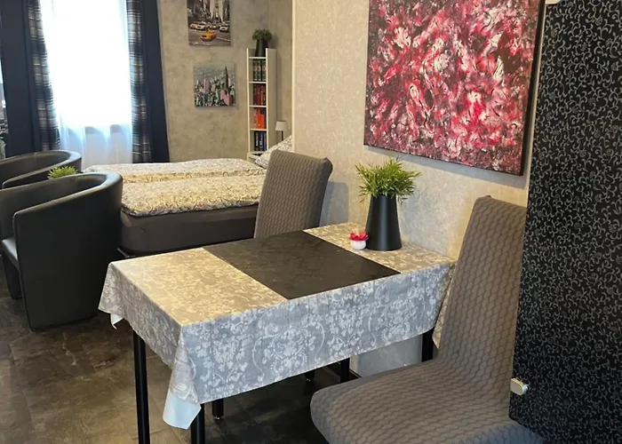 Viktera Modernes Mitten In Der Stadt Und Doch Sehr Ruhig Zu Therme 2 Minuten